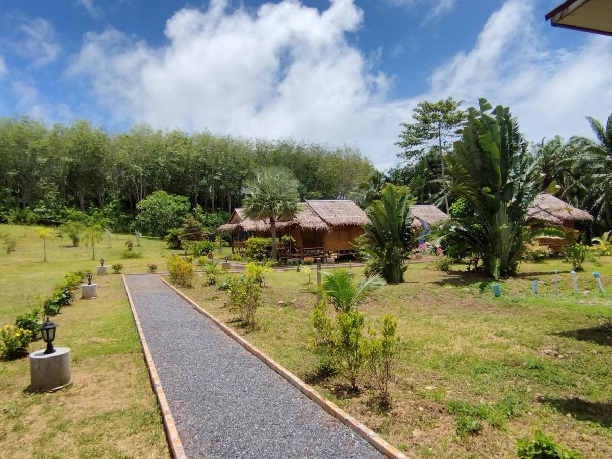 Palm Garden Bungalows Ko Lanta Exteriör bild